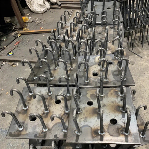 图纸中如何确定怀化预埋件的位置？